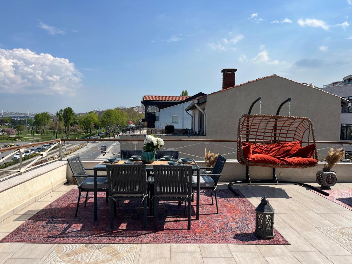Waterfront Apartment By The Tram - Terrace With Dome & Golden Horn View In Fatih Istanbul Exterior photo