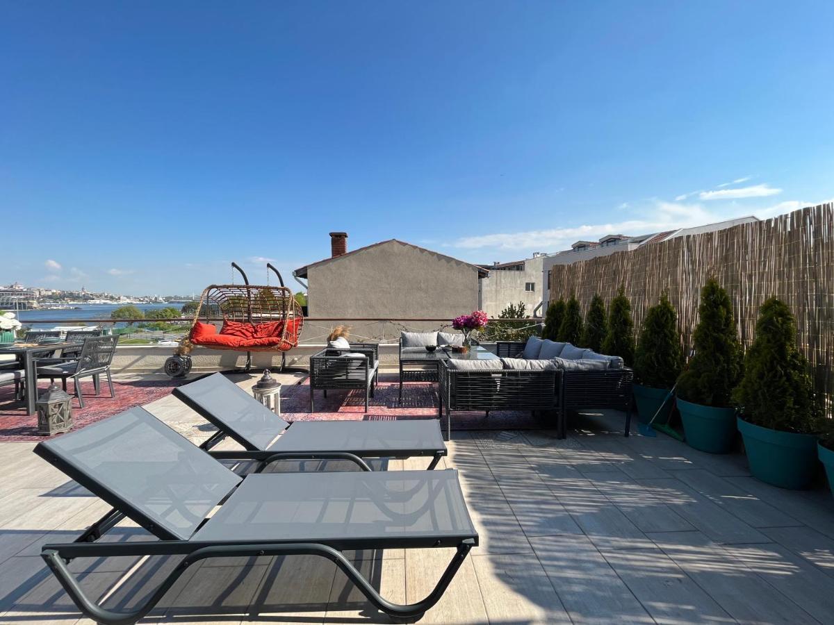 Waterfront Apartment By The Tram - Terrace With Dome & Golden Horn View In Fatih Istanbul Exterior photo