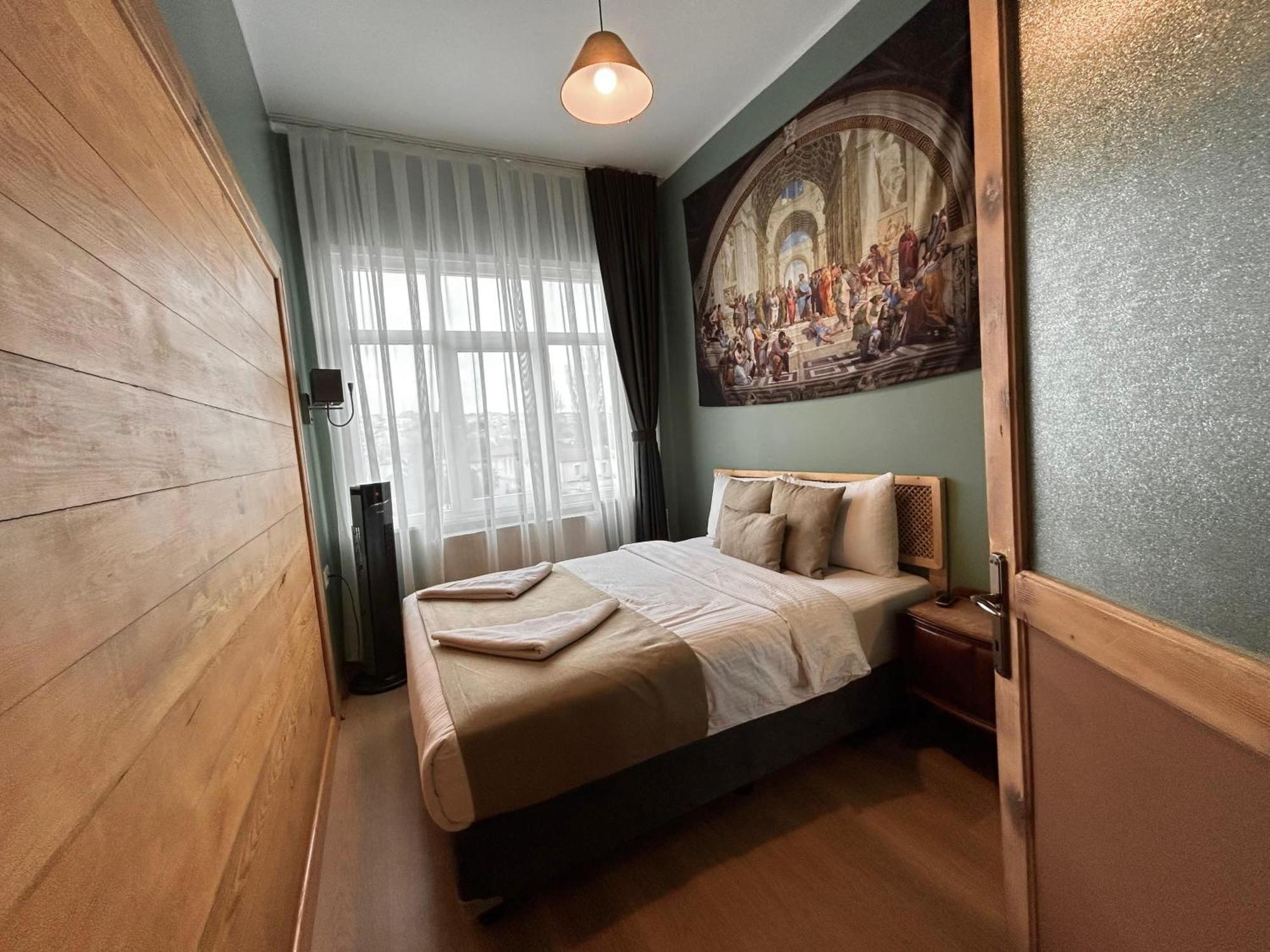 Waterfront Apartment By The Tram - Terrace With Dome & Golden Horn View In Fatih Istanbul Exterior photo
